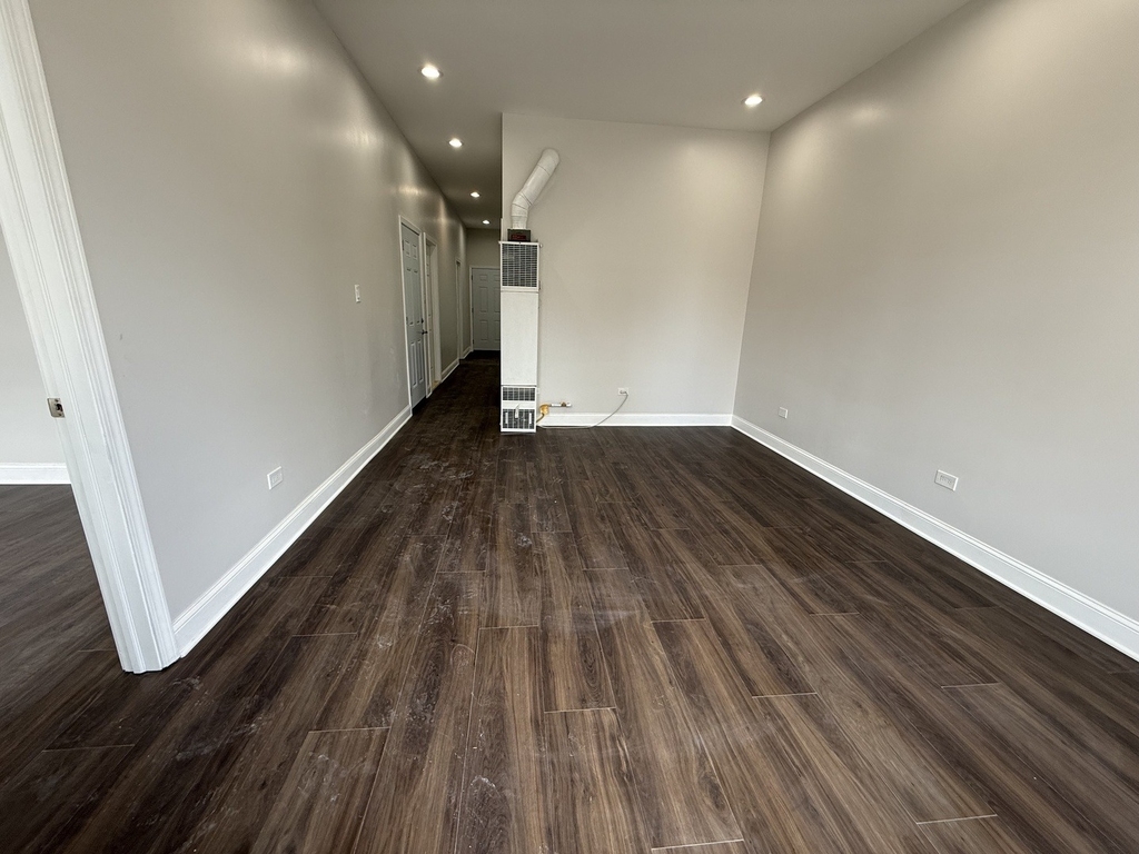 2533 S Drake Avenue - Photo 2