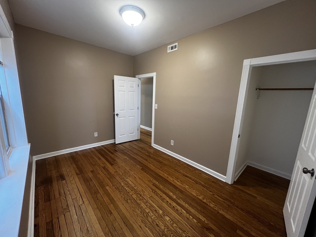 735 N Hamlin Avenue - Photo 12