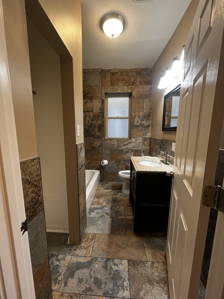 735 N Hamlin Avenue - Photo 9