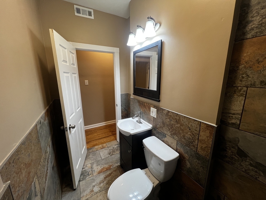 735 N Hamlin Avenue - Photo 8