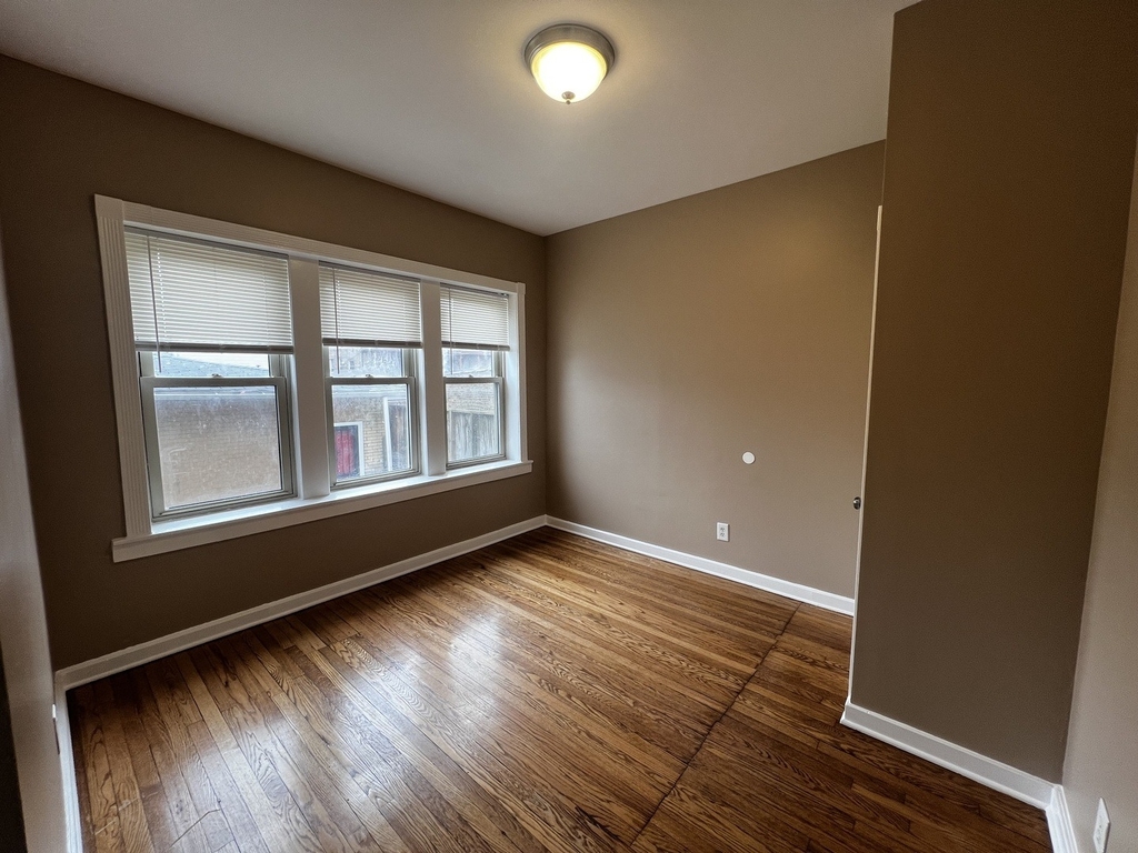 735 N Hamlin Avenue - Photo 15
