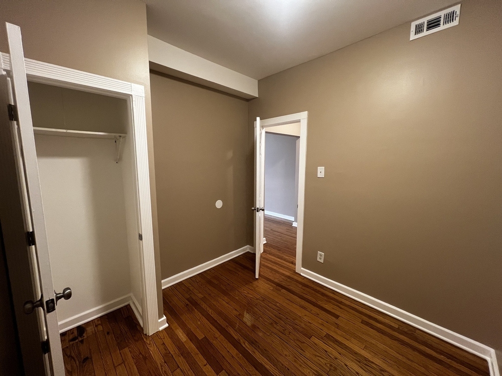 735 N Hamlin Avenue - Photo 4
