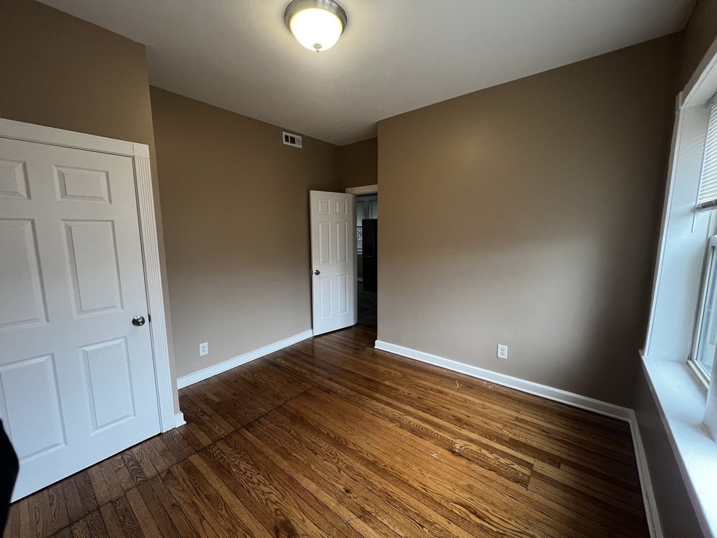 735 N Hamlin Avenue - Photo 16