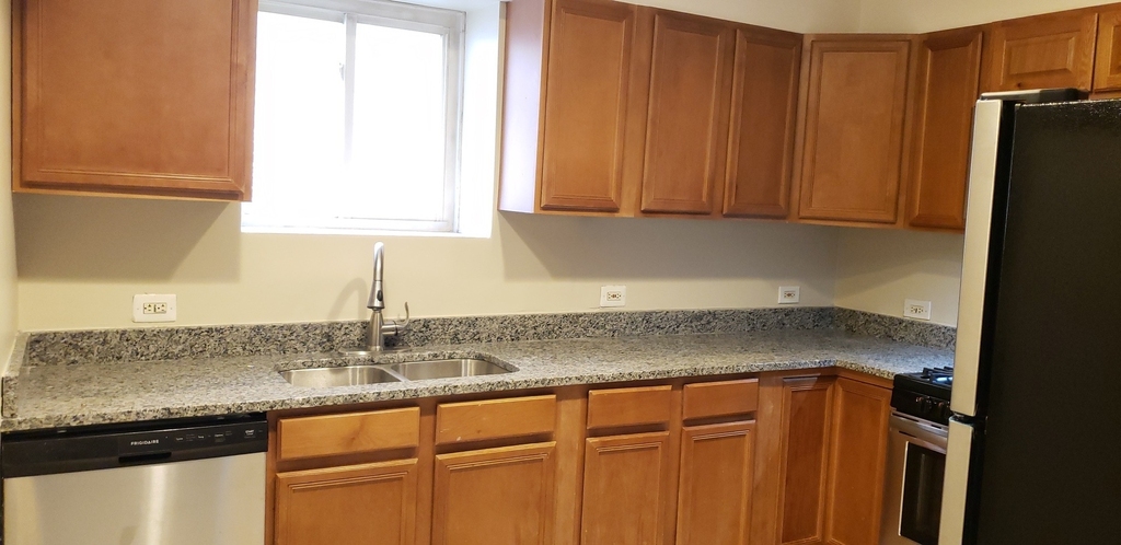 1906 Grove Avenue - Photo 2