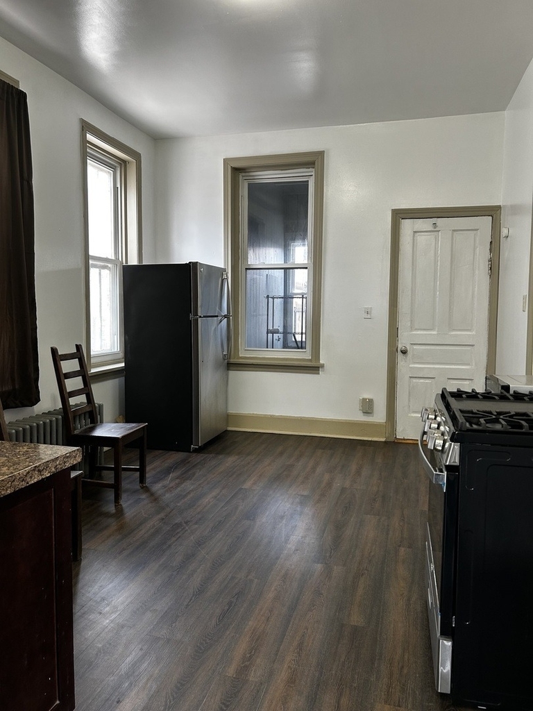 2744 W 23rd Street - Photo 4