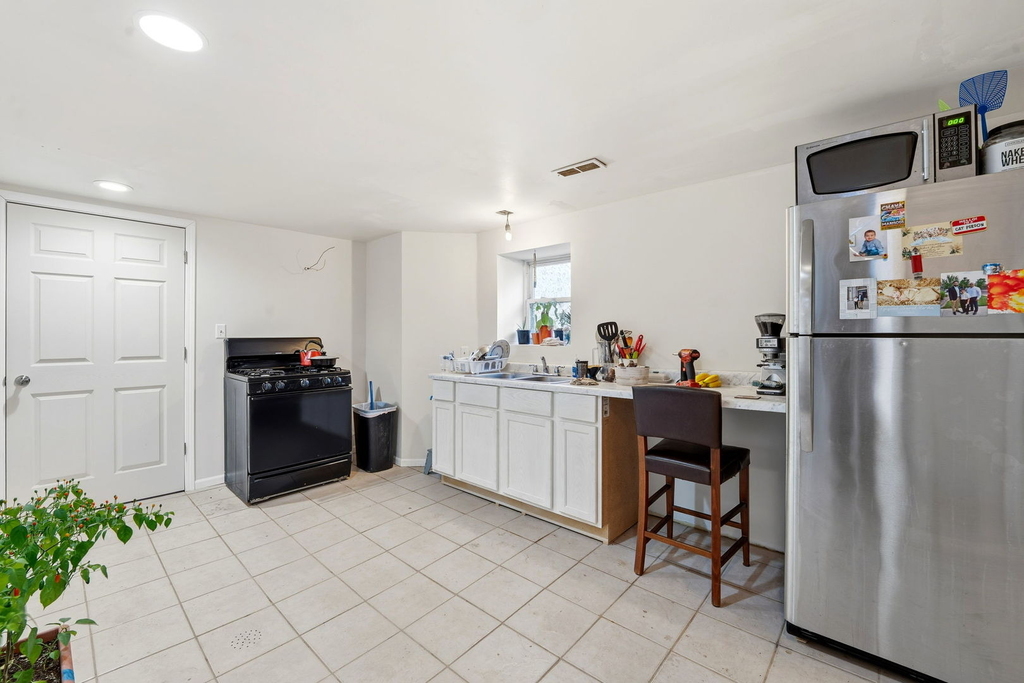 1637 S Saint Louis Avenue - Photo 3