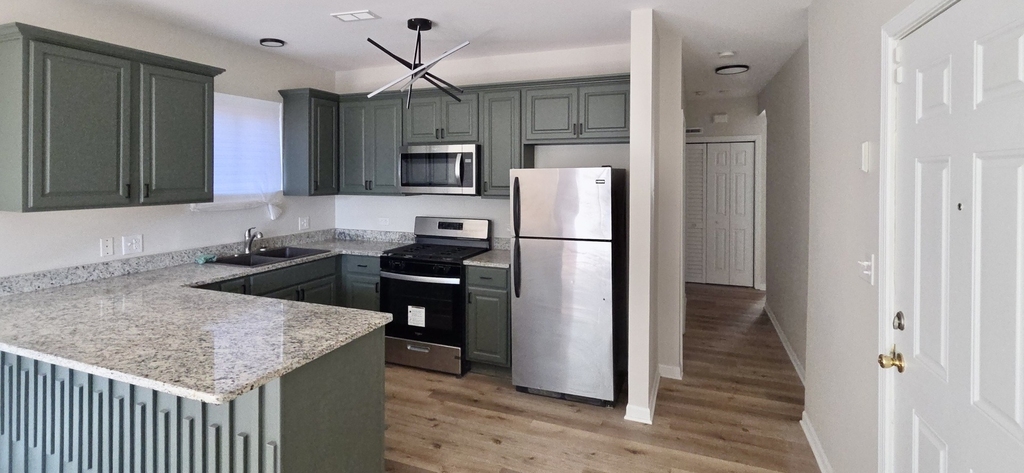 6439 S Saint Lawrence Avenue - Photo 2