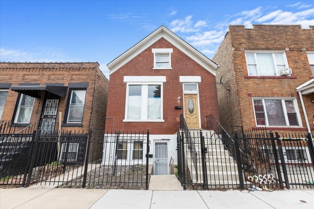 2108 S Homan Avenue - Photo 0