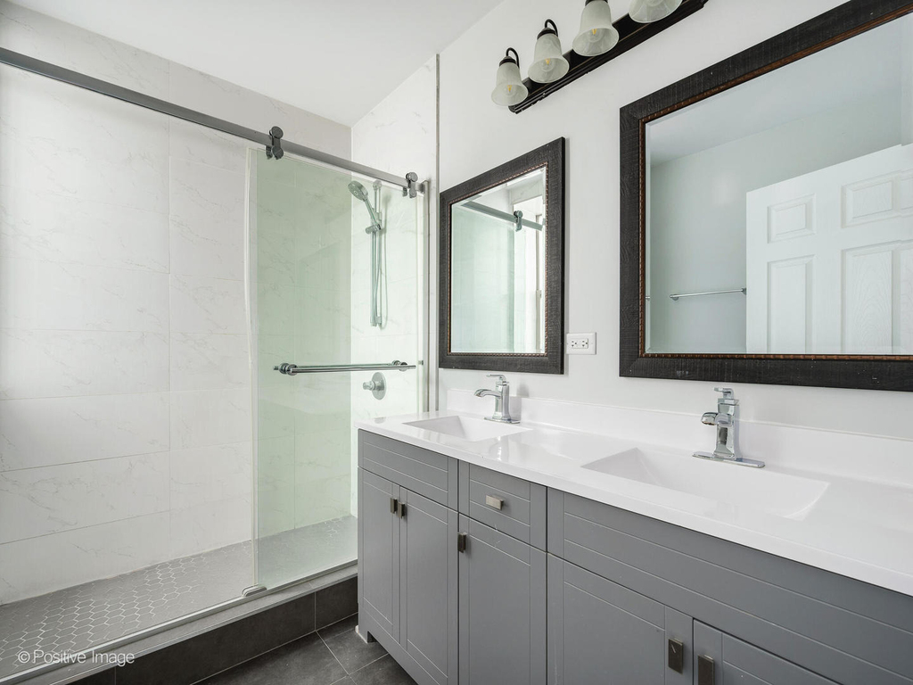 5134 N Oakley Avenue - Photo 7