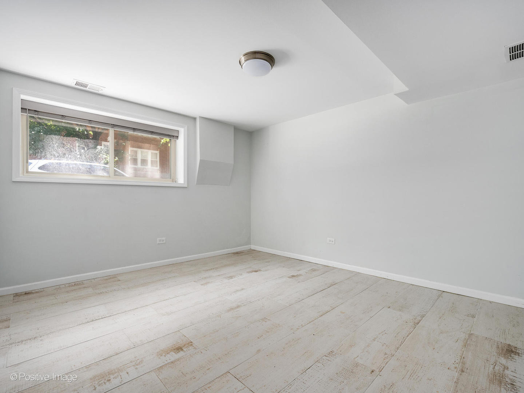 5134 N Oakley Avenue - Photo 9