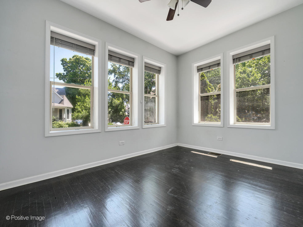 5134 N Oakley Avenue - Photo 3
