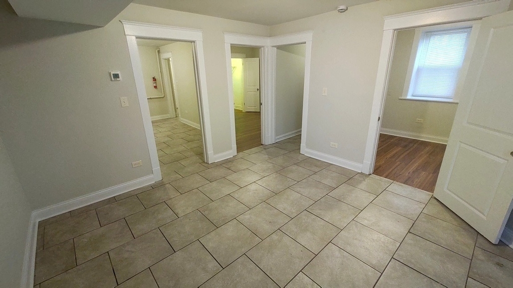 109 N Center Street - Photo 1