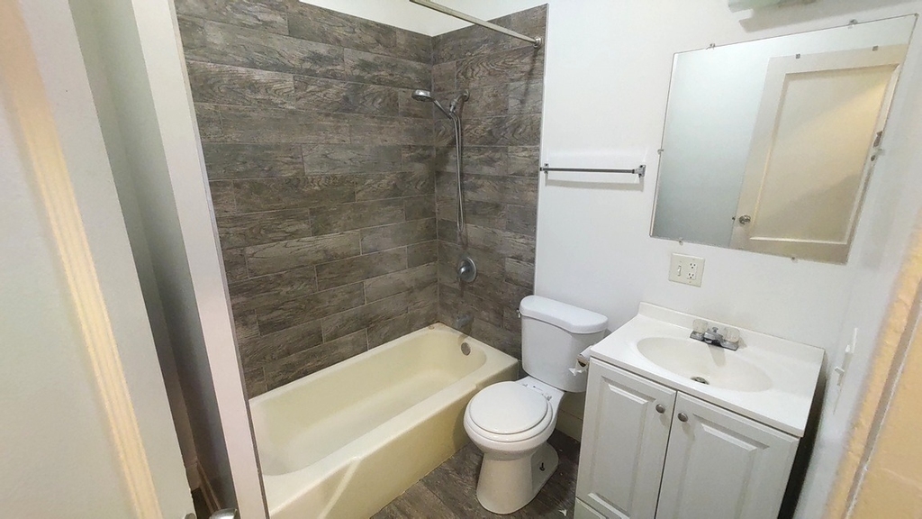 111 N Center Street - Photo 6