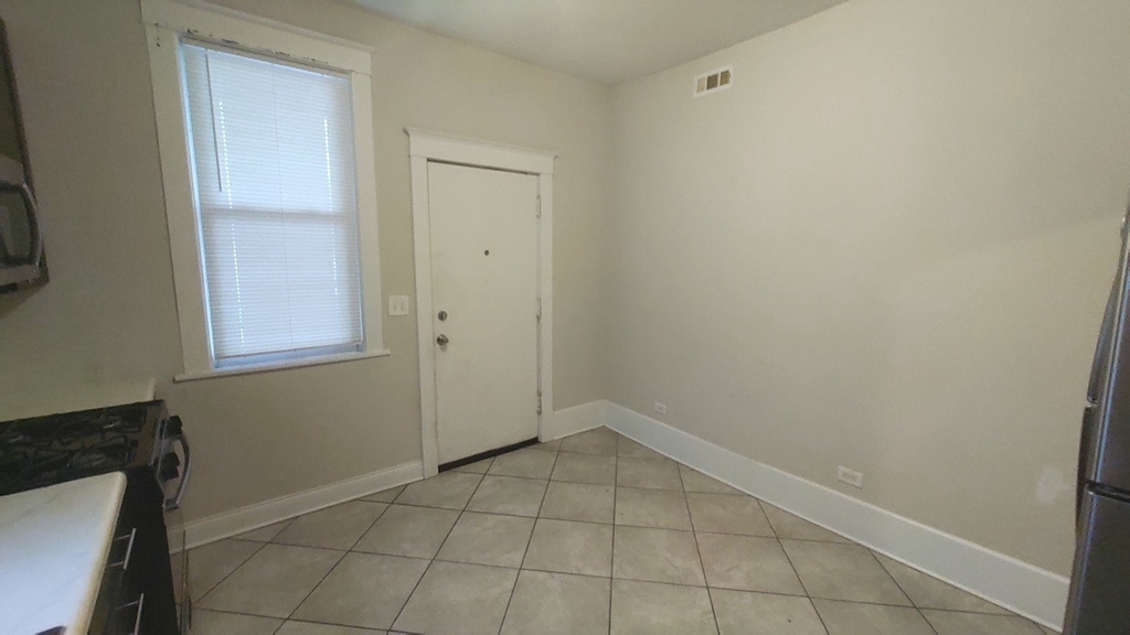 111 N Center Street - Photo 2