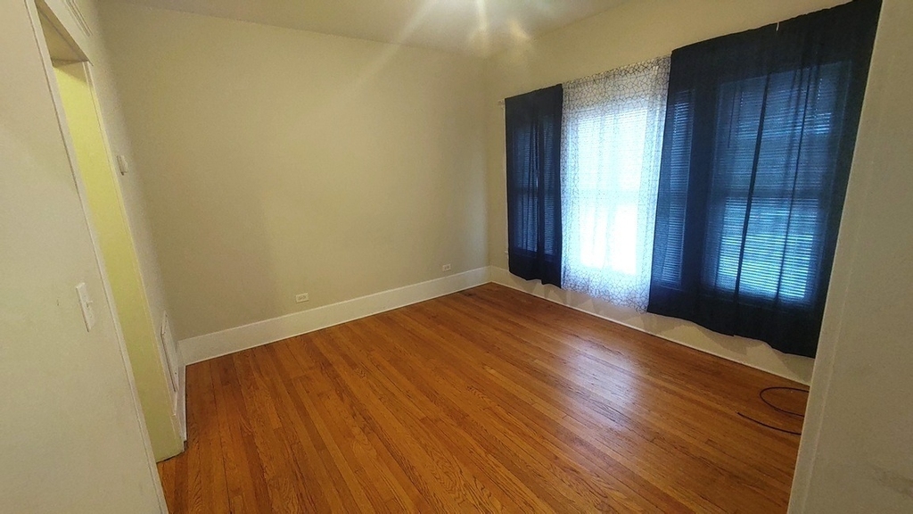 111 N Center Street - Photo 3