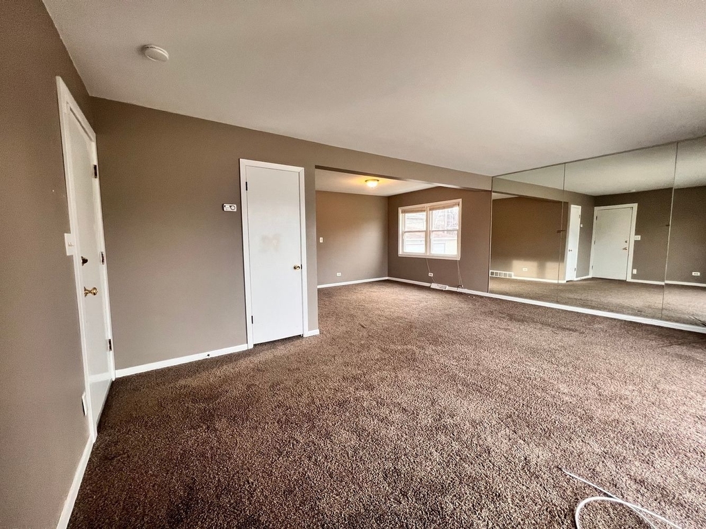 16w611 56th Street - Photo 1