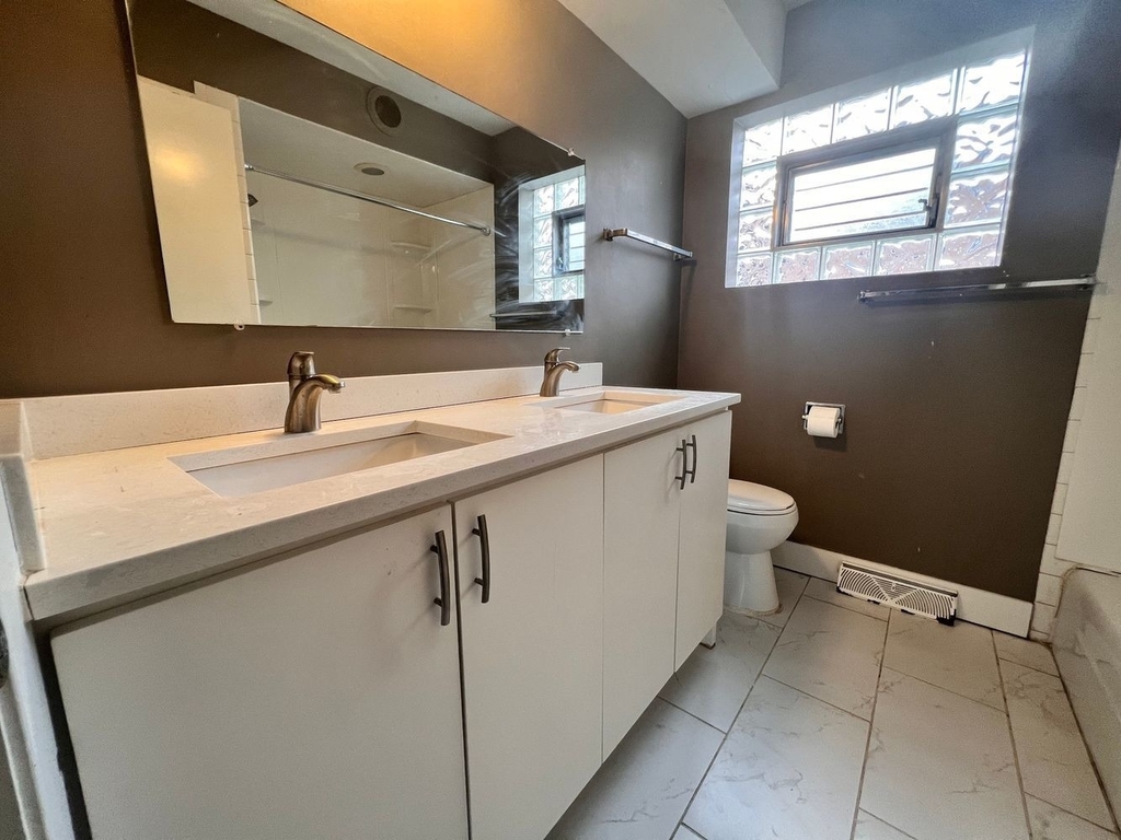 16w611 56th Street - Photo 10