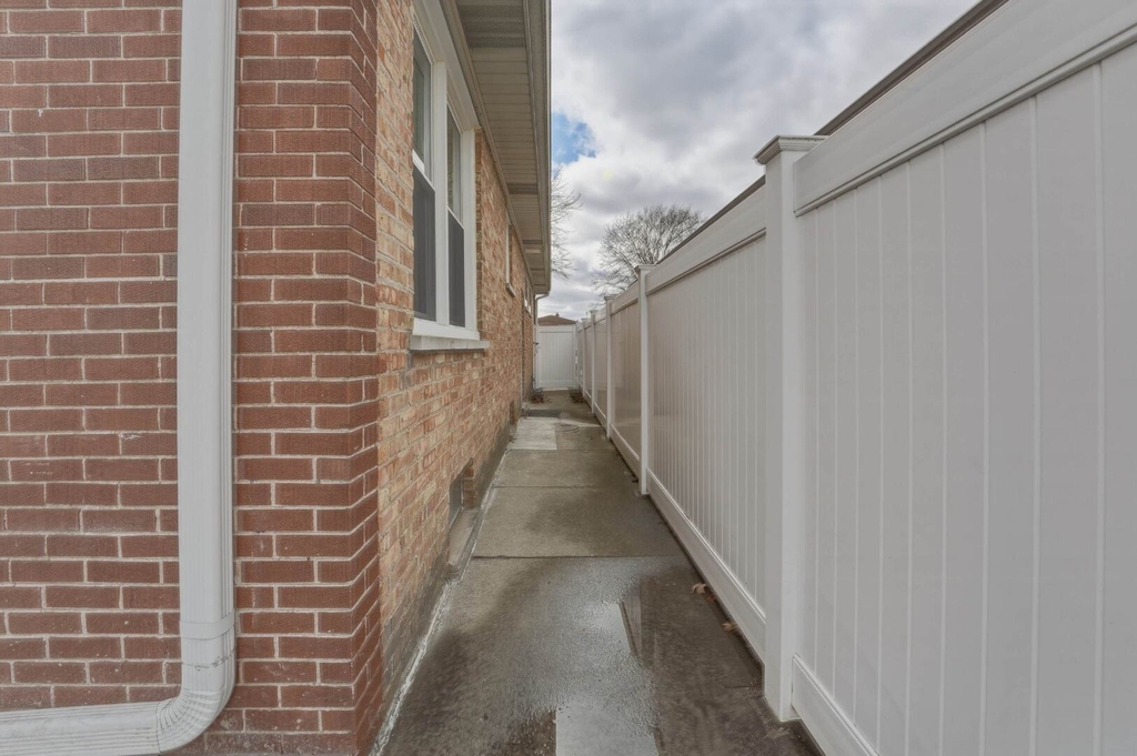 8901 Moody Avenue - Photo 25