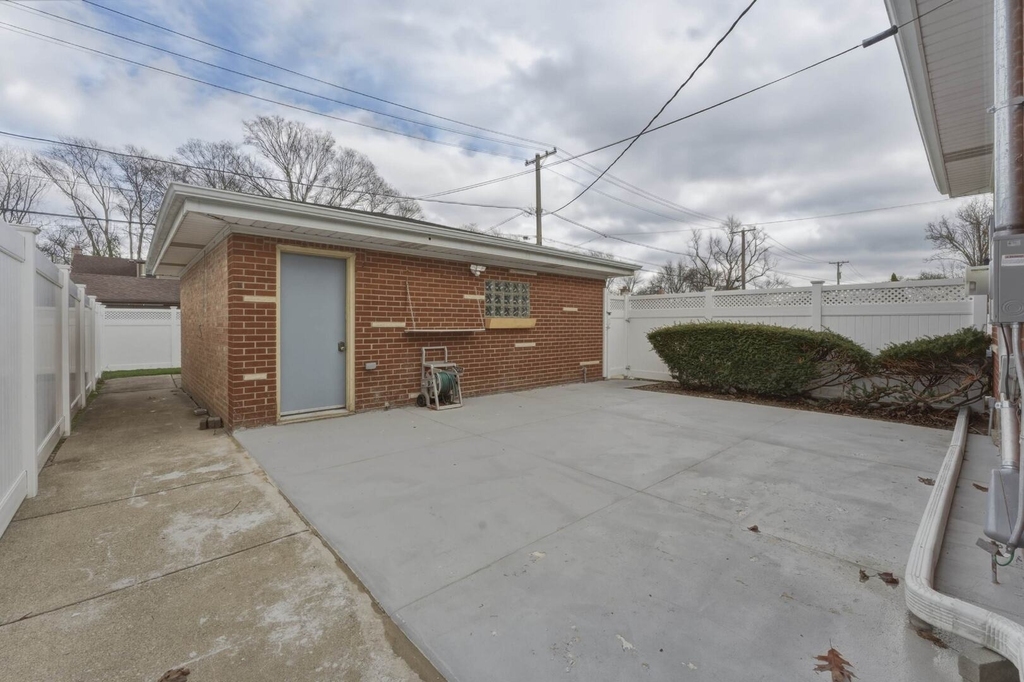 8901 Moody Avenue - Photo 23