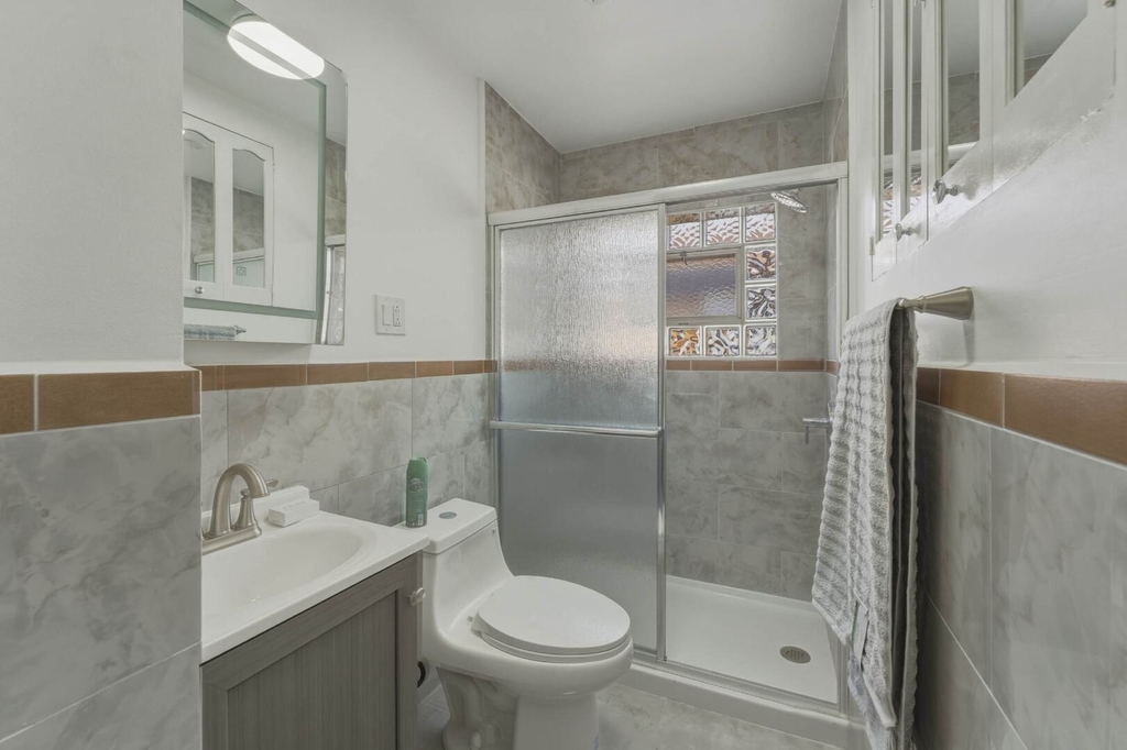 8901 Moody Avenue - Photo 11