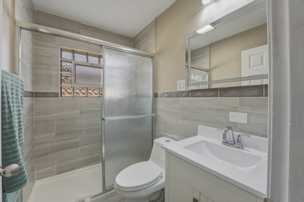8901 Moody Avenue - Photo 17