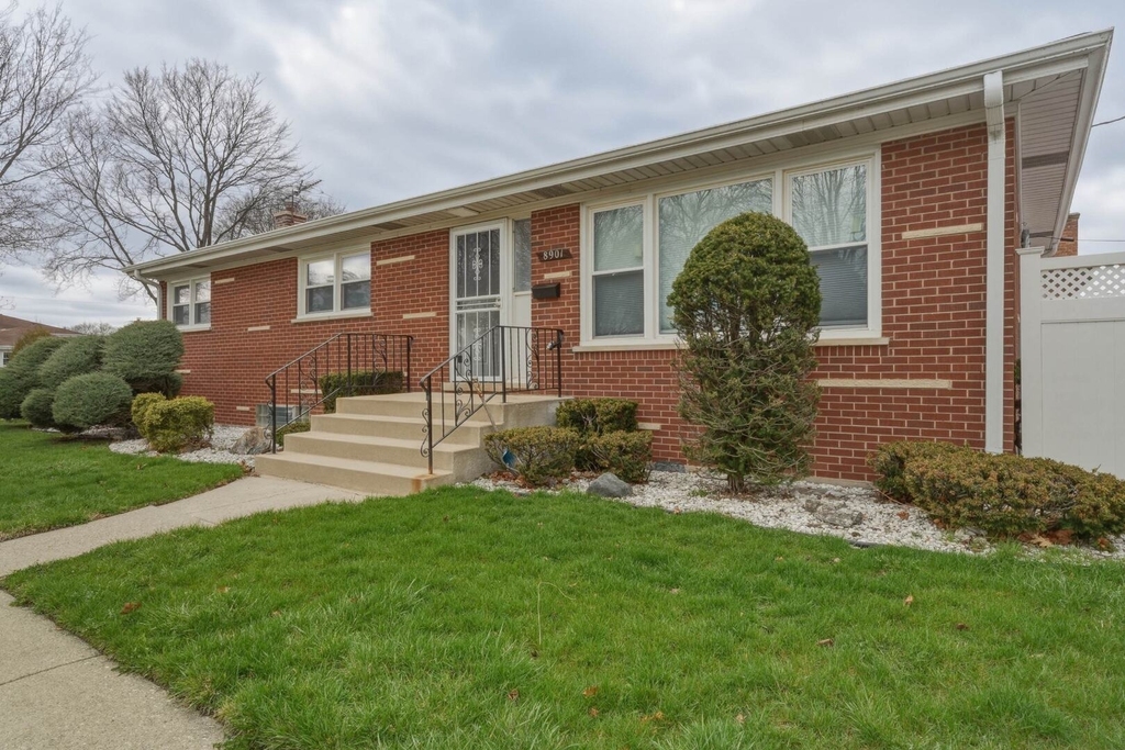 8901 Moody Avenue - Photo 0