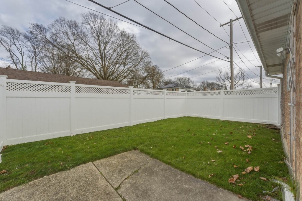 8901 Moody Avenue - Photo 27