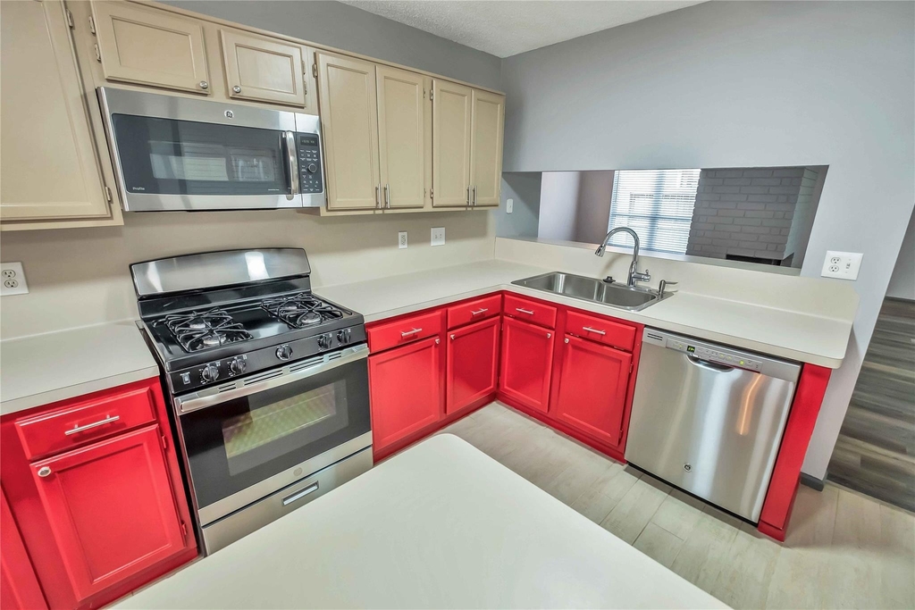 5216 Spring Branch Drive - Photo 5