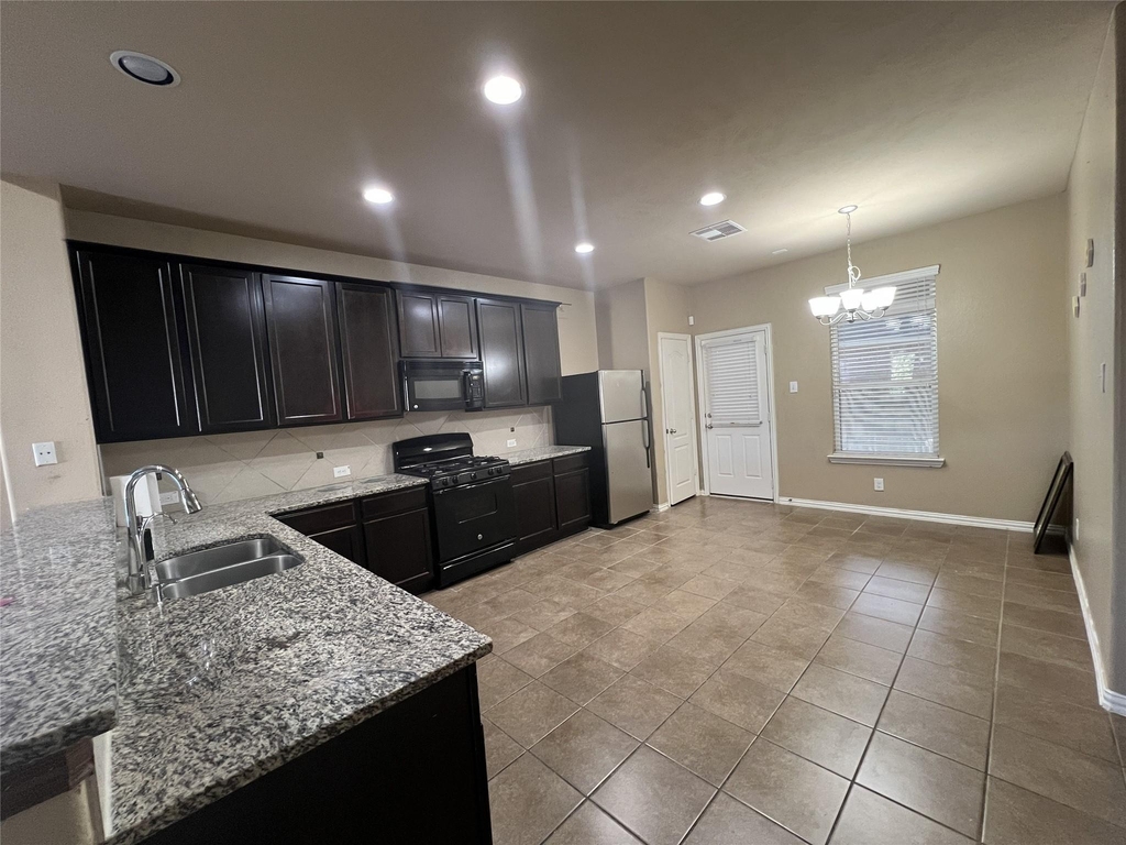 2403 Summers Glen Court - Photo 6