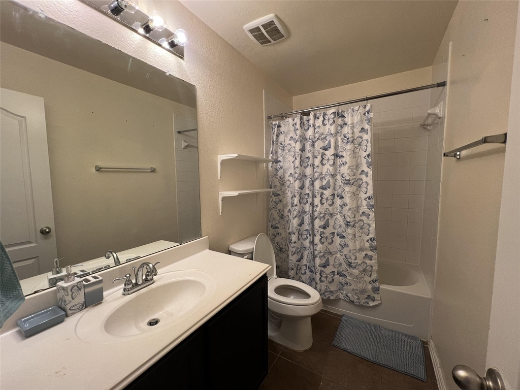 2403 Summers Glen Court - Photo 16