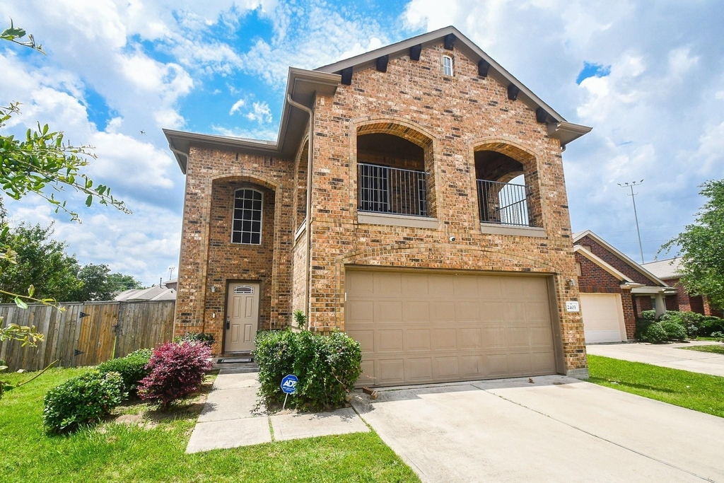 2403 Summers Glen Court - Photo 0