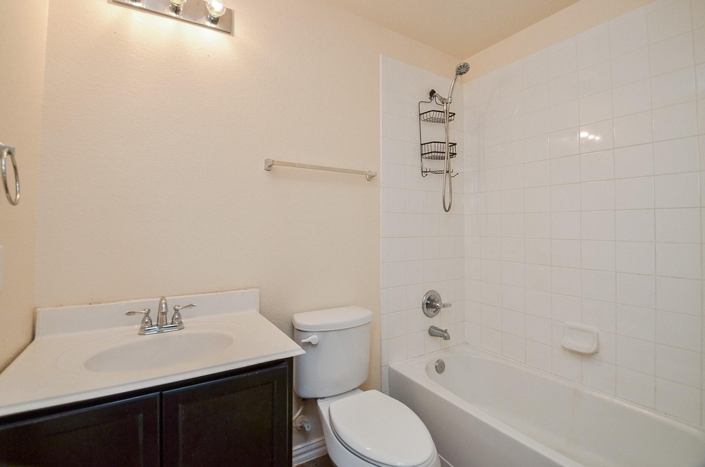 2403 Summers Glen Court - Photo 24