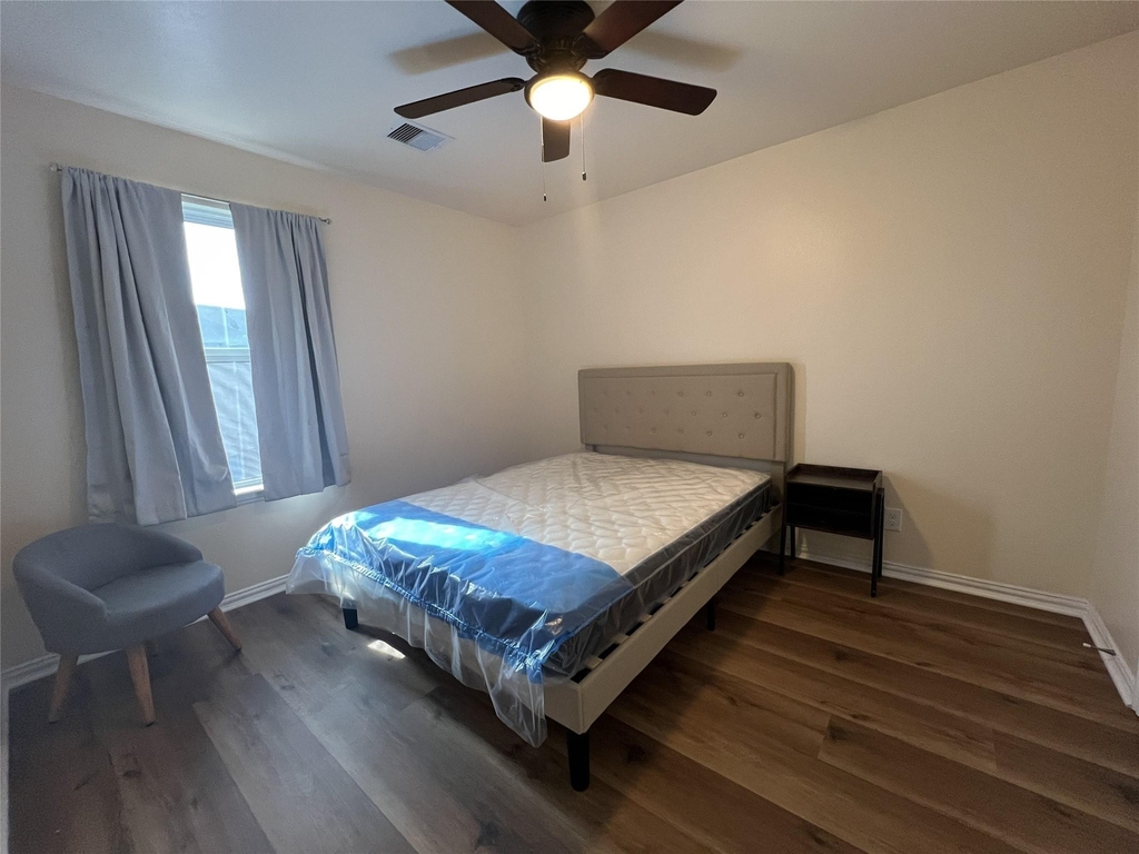 2403 Summers Glen Court - Photo 18
