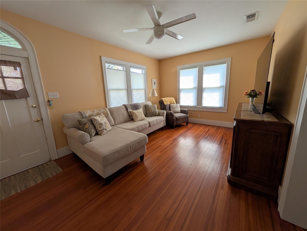 4823 Fannin Drive - Photo 9