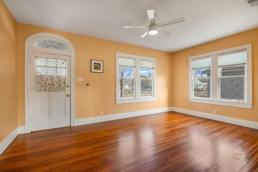 4823 Fannin Drive - Photo 8