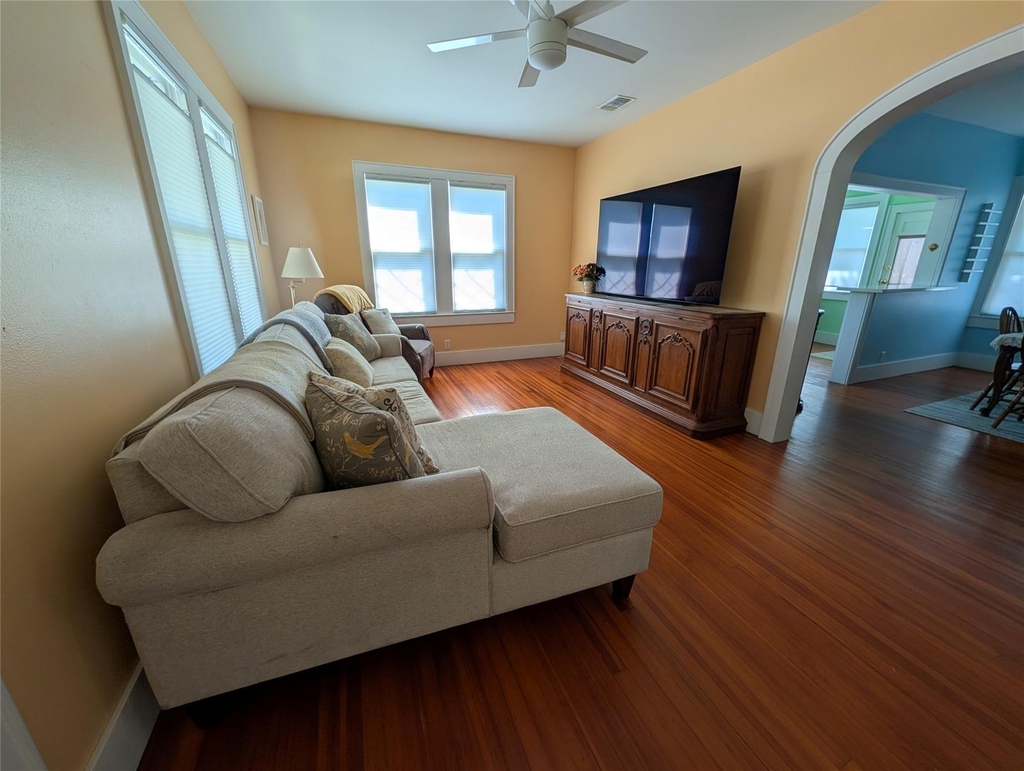 4823 Fannin Drive - Photo 7