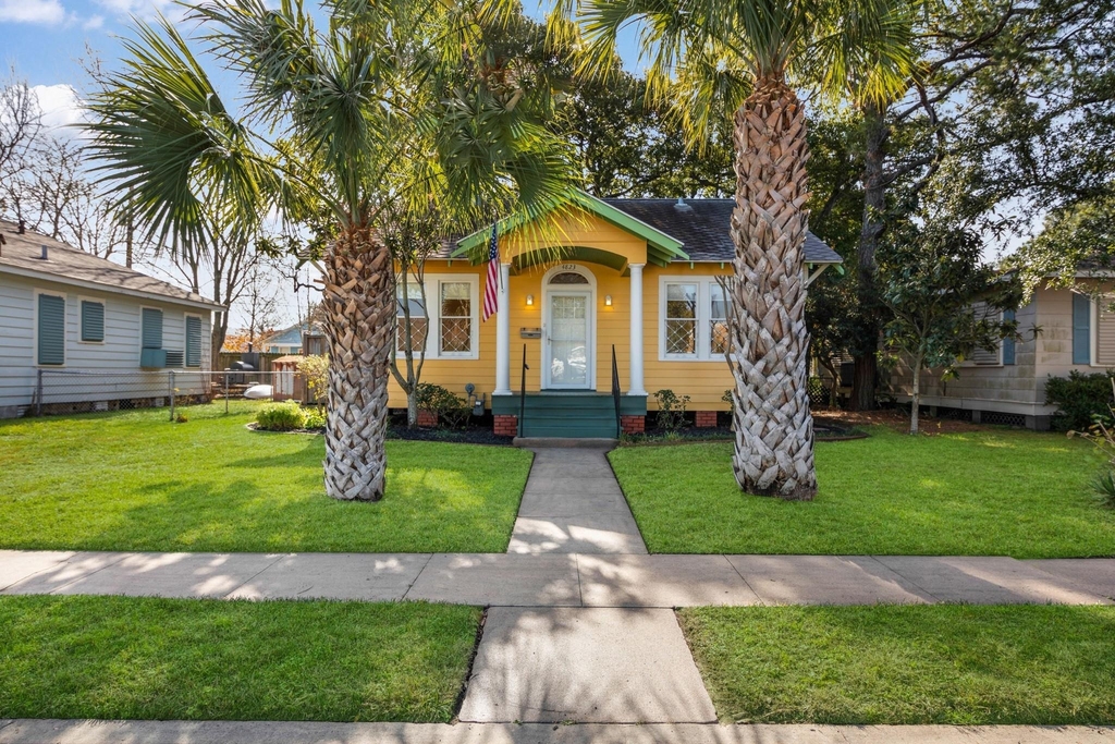4823 Fannin Drive - Photo 3