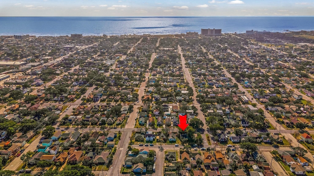 4823 Fannin Drive - Photo 2