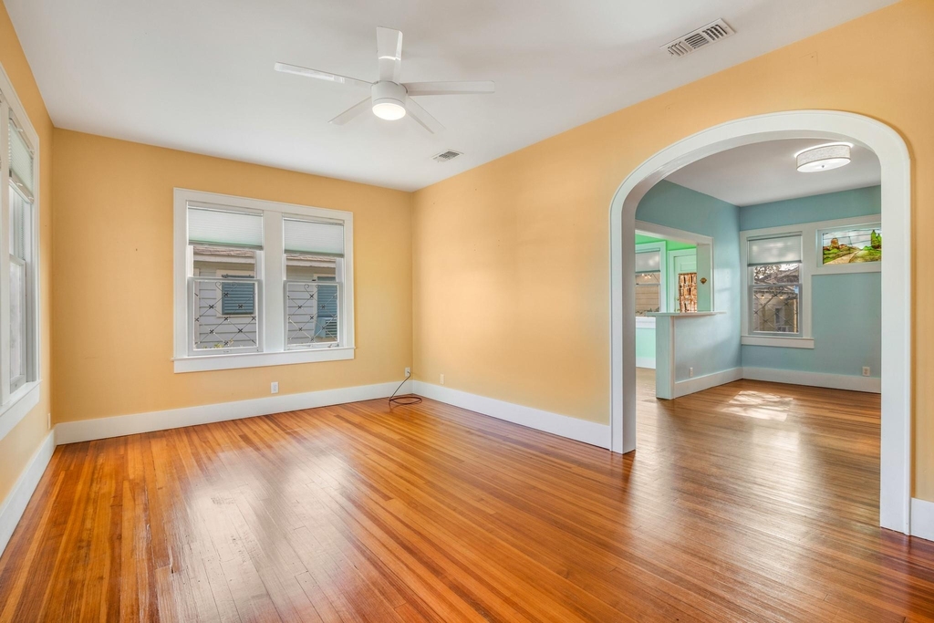 4823 Fannin Drive - Photo 10