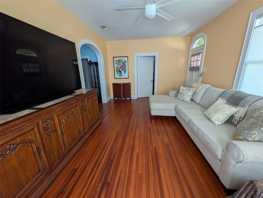 4823 Fannin Drive - Photo 11