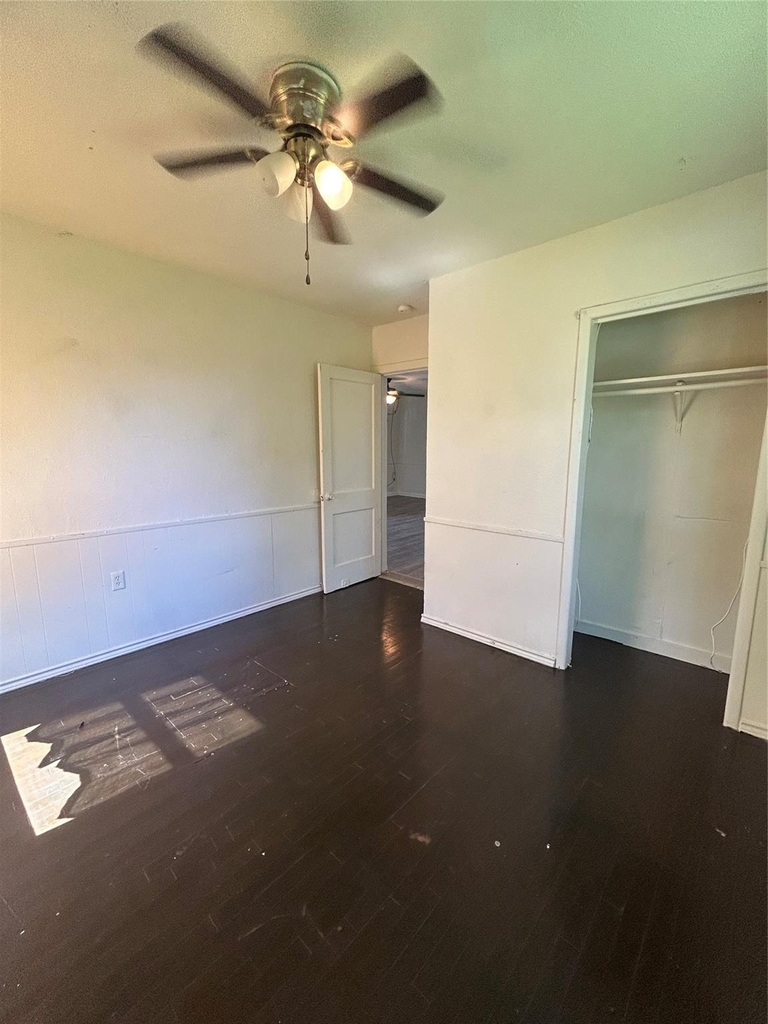 1102 W 10th Street - Photo 7