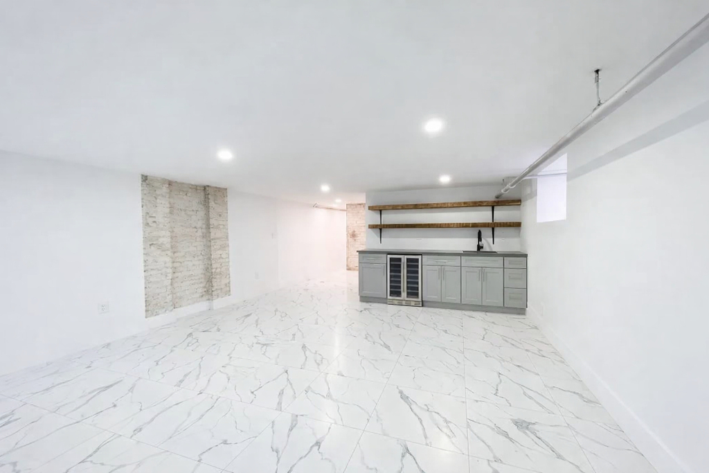 115 Carlton Avenue - Photo 1