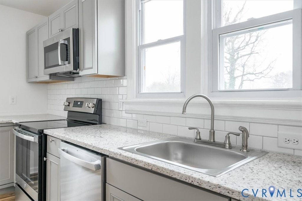 2726 Alexander Avenue - Photo 28