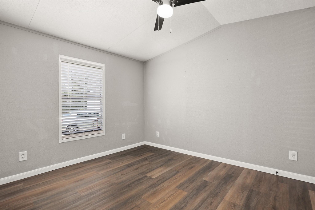 2222 N Austin Avenue - Photo 17