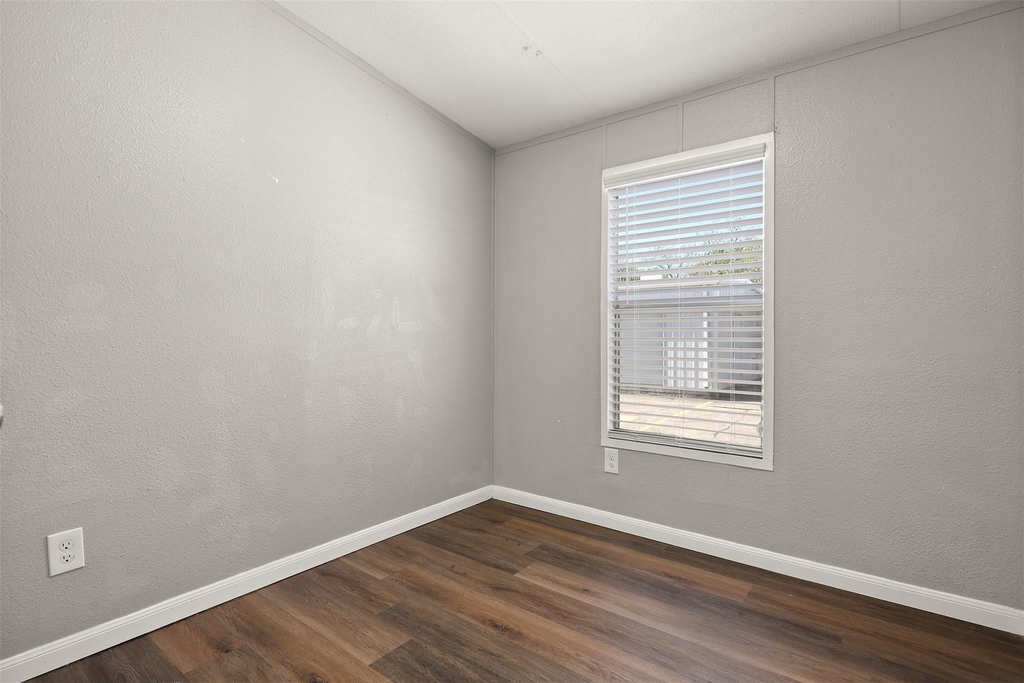 2222 N Austin Avenue - Photo 13