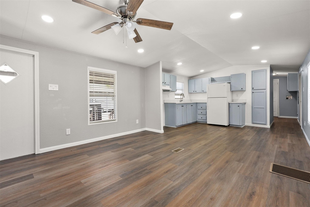 2222 N Austin Avenue - Photo 7