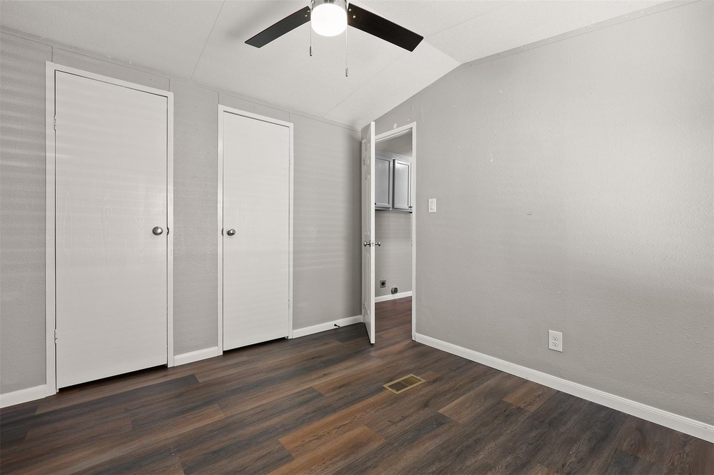 2222 N Austin Avenue - Photo 18