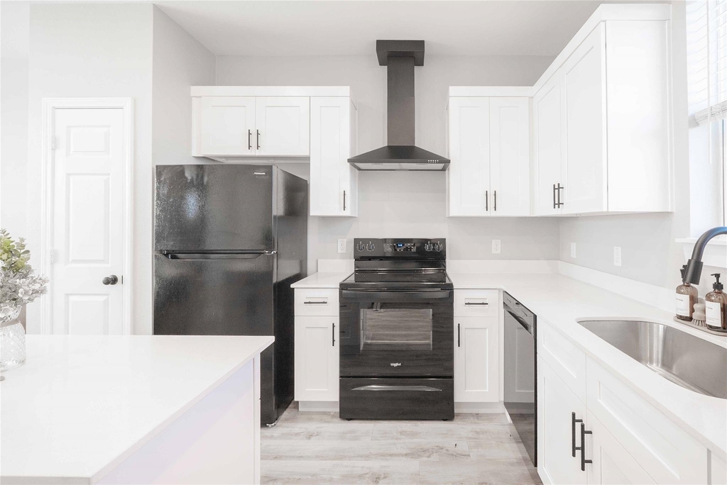 2101 Renike Road - Photo 2
