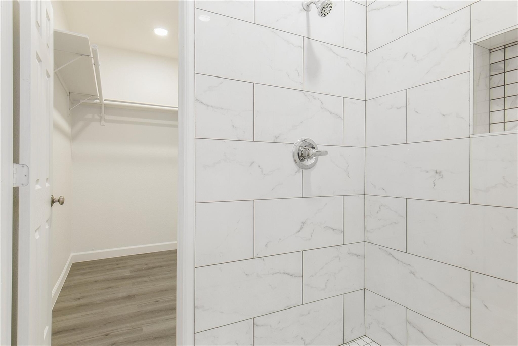 2305 Sakowitz Street - Photo 5