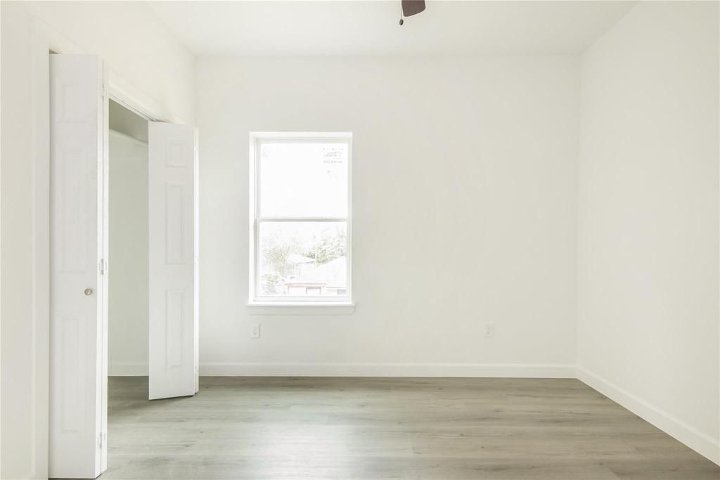 2305 Sakowitz Street - Photo 7